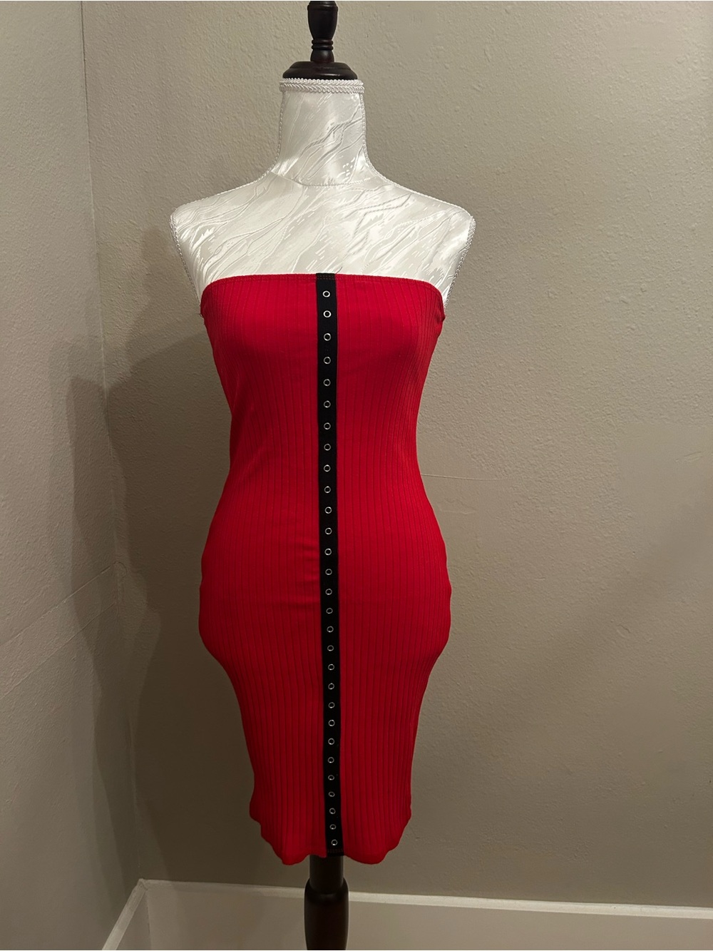Strapless Red Ribbed Bodycon Dress with Center Eyelet Trim